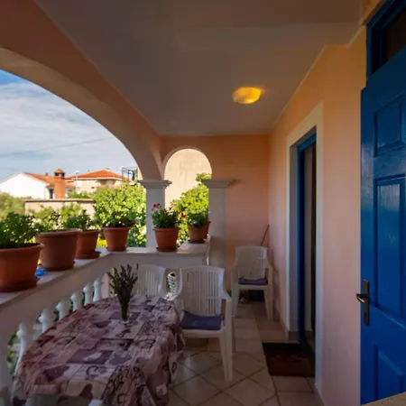 Oleander Apartment Pasman