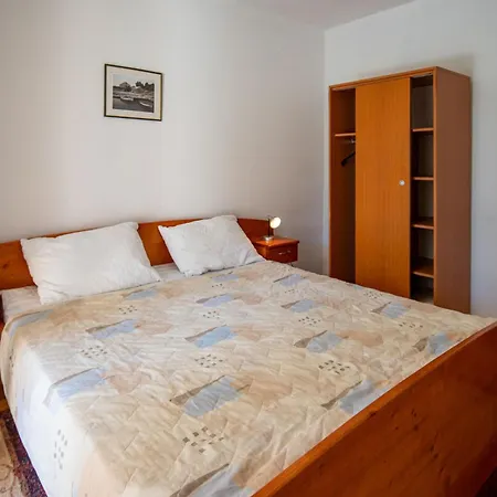 Oleander Apartment Pasman
