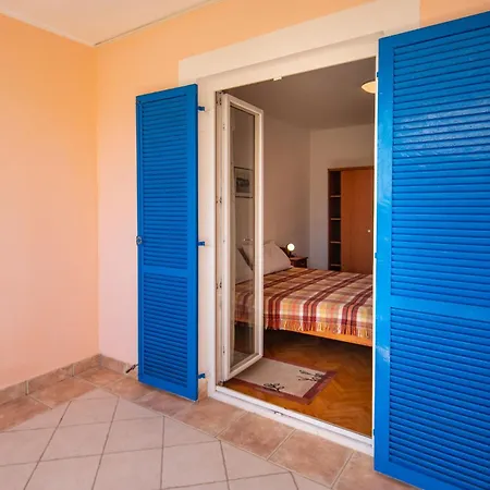 Oleander Apartment Pasman